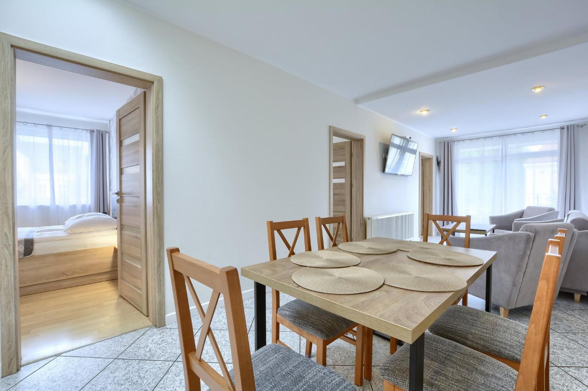 Apartamenty Rodzinne Zdrojowe 쿠도바-즈루이 외부 사진
